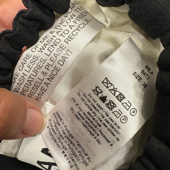 GANNI
Cotton Suiting Top in Black (12) - Picture 5 of 11